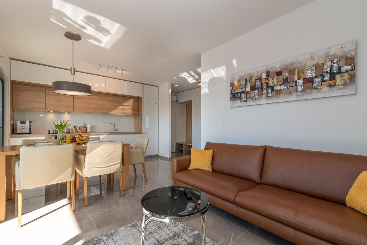 Poolside 2 Bedroom Ap. Mare Trogir Exterior photo