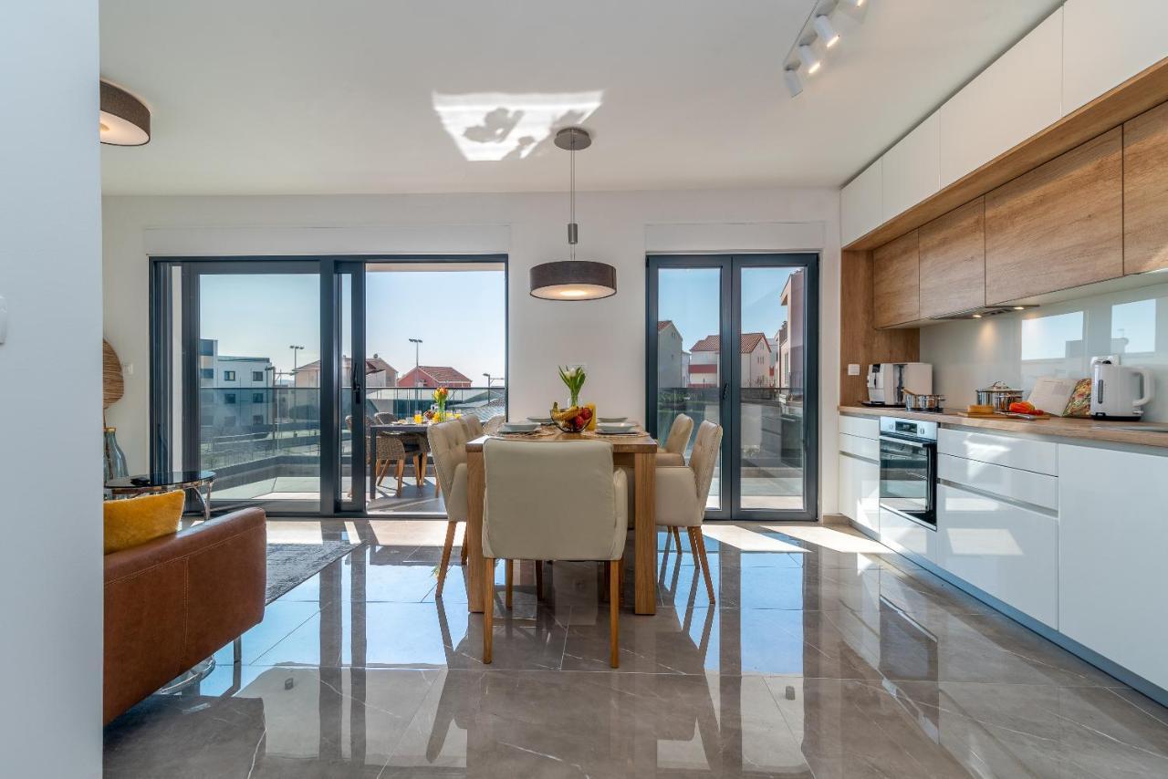 Poolside 2 Bedroom Ap. Mare Trogir Exterior photo