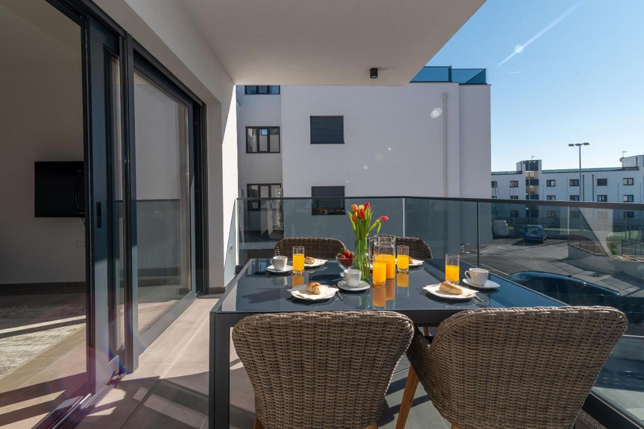 Poolside 2 Bedroom Ap. Mare Trogir Exterior photo