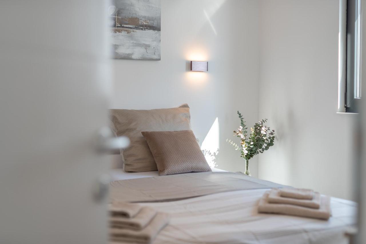 Poolside 2 Bedroom Ap. Mare Trogir Exterior photo