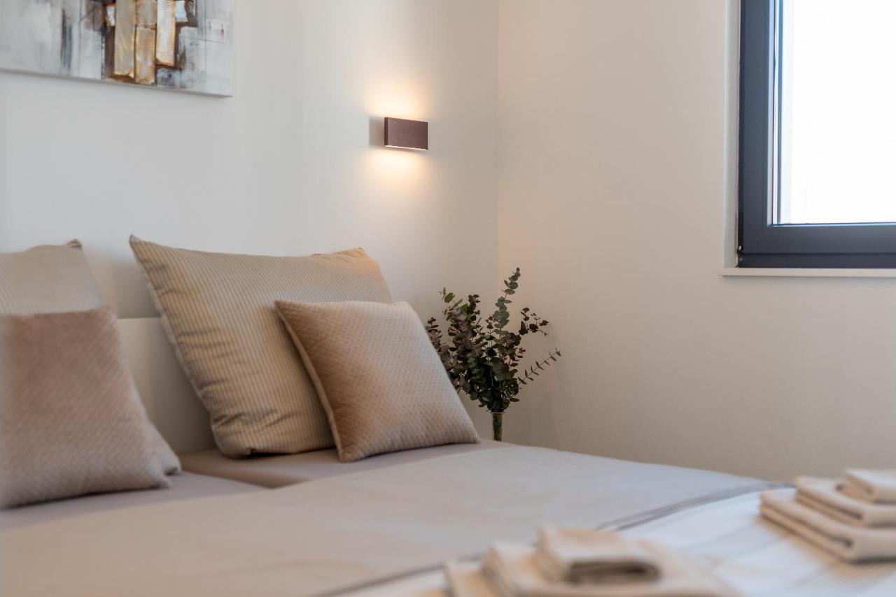Poolside 2 Bedroom Ap. Mare Trogir Exterior photo