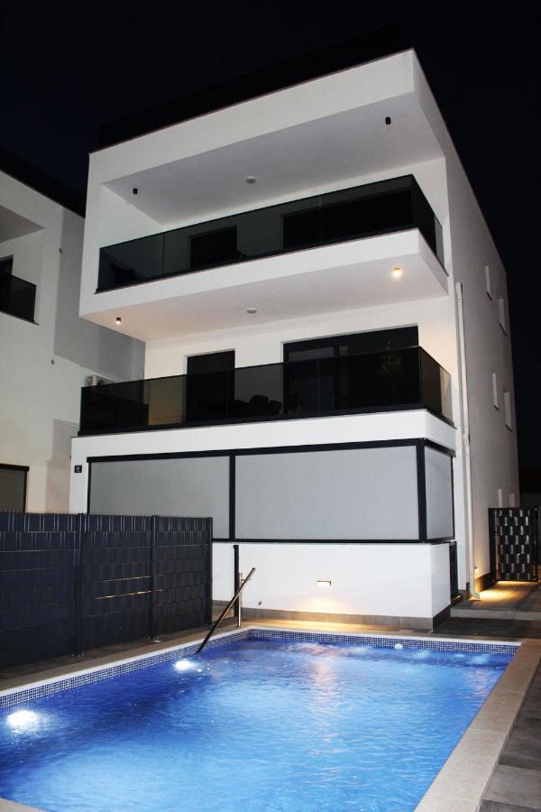 Poolside 2 Bedroom Ap. Mare Trogir Exterior photo
