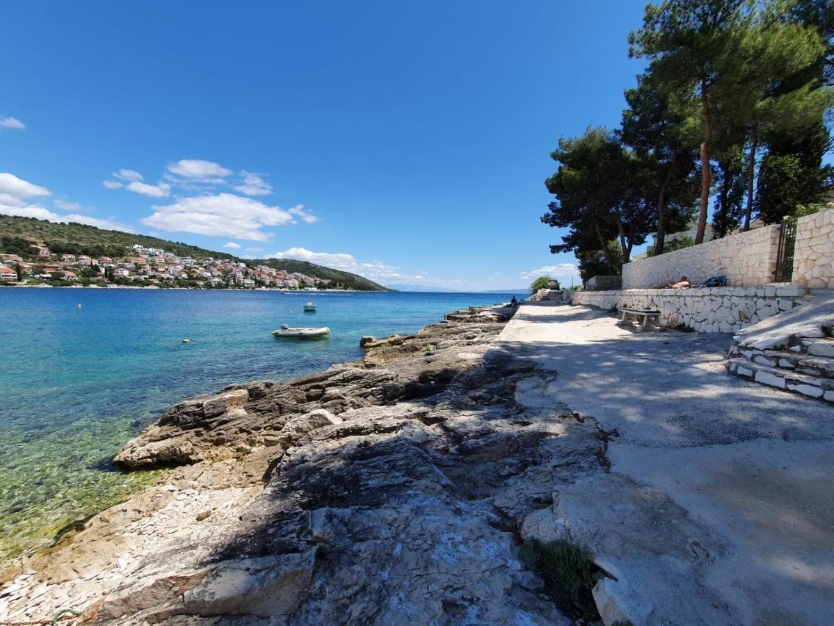Poolside 2 Bedroom Ap. Mare Trogir Exterior photo